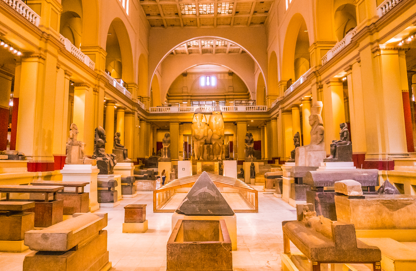ancient-egyptian-statue-in-egyptian-museum